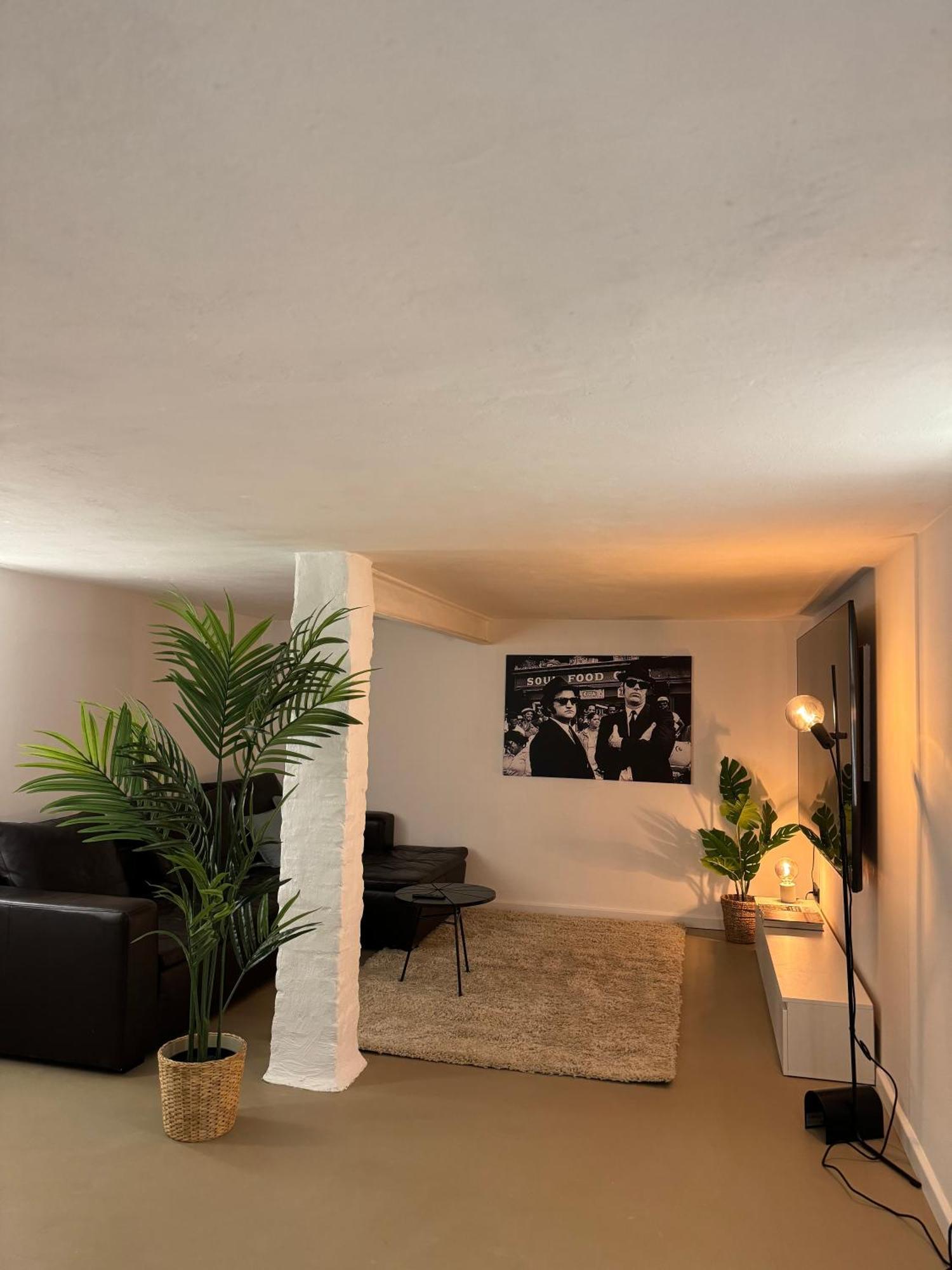 Stilvolle Wohnung In Wilmersdorf Berlin Exterior foto